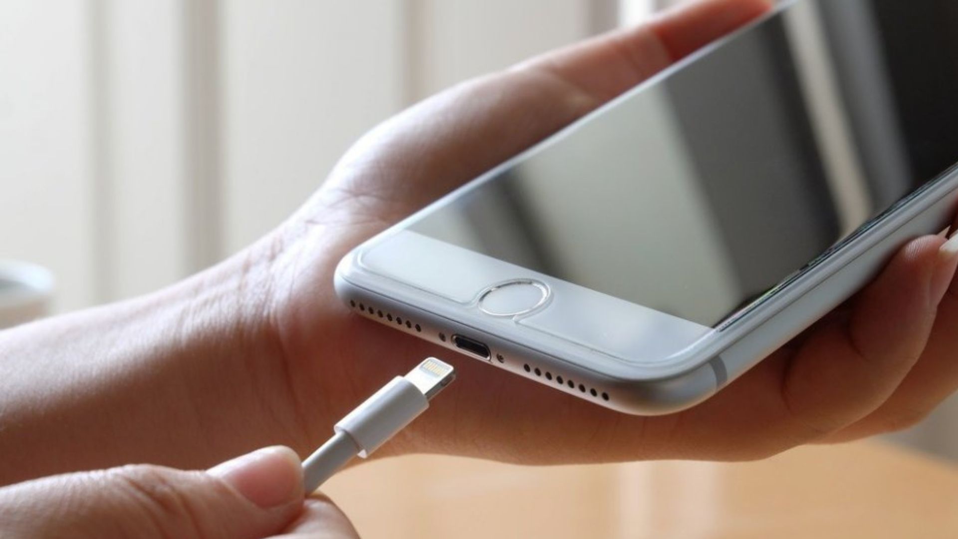 10 Cara Menghemat Baterai iPhone 