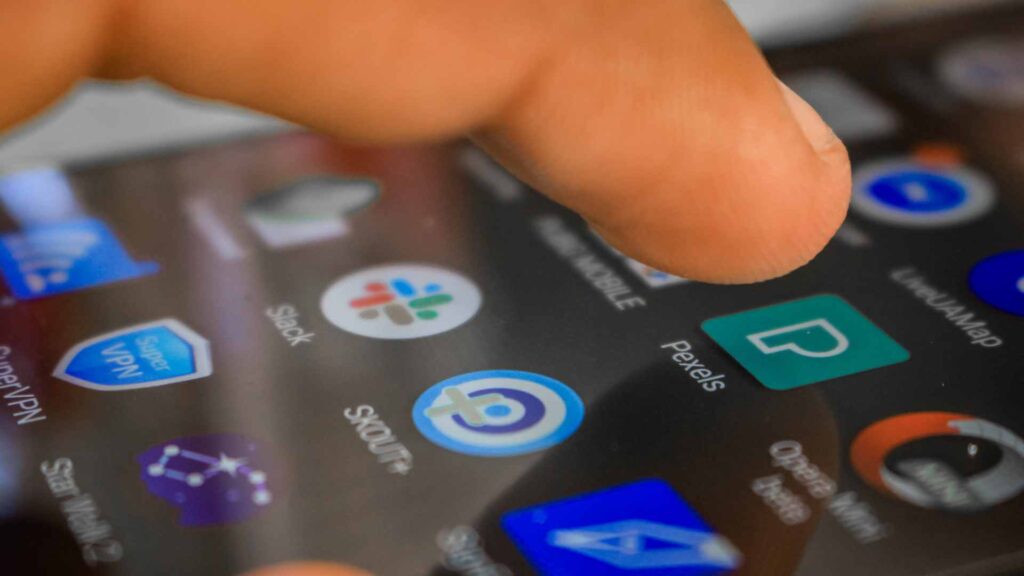 Aplikasi Pelacak Android