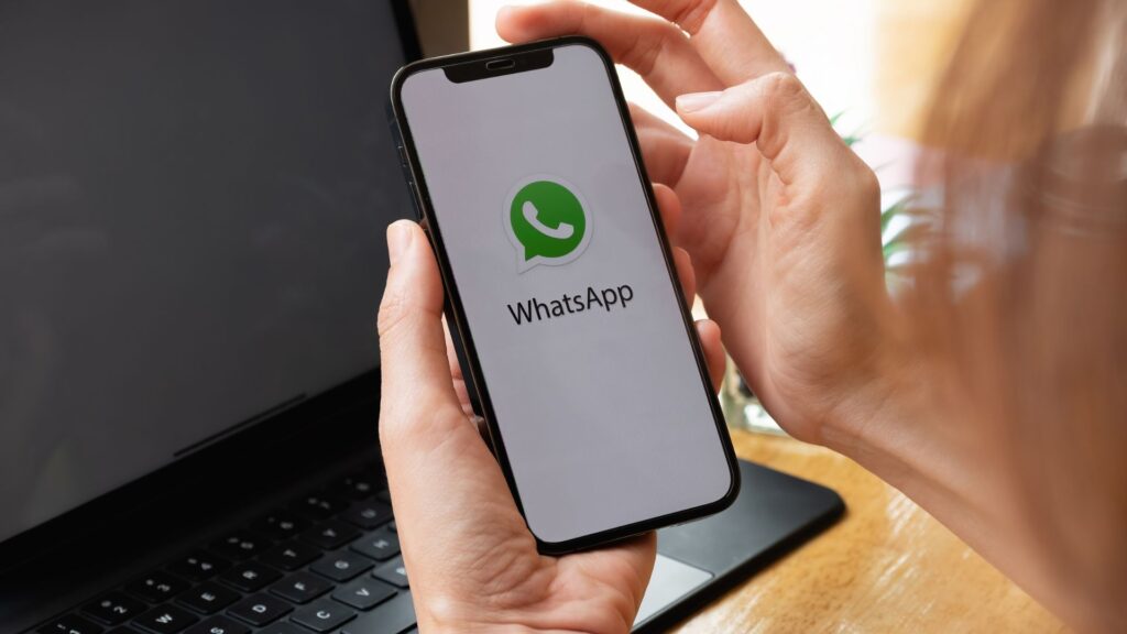 Cara melihat pesan WA yang ditarik di iPhone
