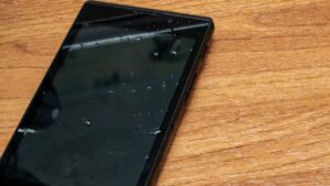 Cara Mengatasi HP Kena Air Baterai Tanam